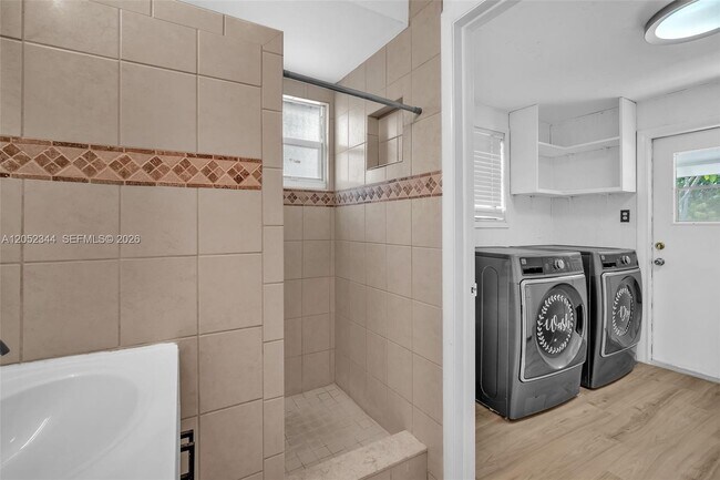 Building Photo - 5096 SW 28th Terrace