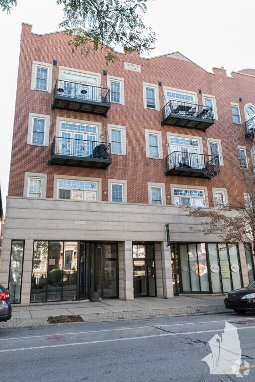 Building Photo - 2539 N Southport Ave