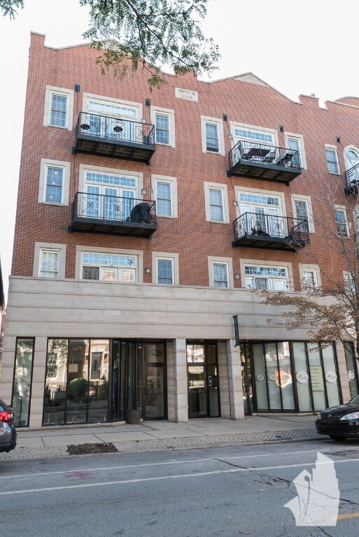 Building Photo - 2539 N Southport Ave