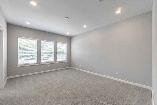 Foto del edificio - 6725 Parker Oaks Ln