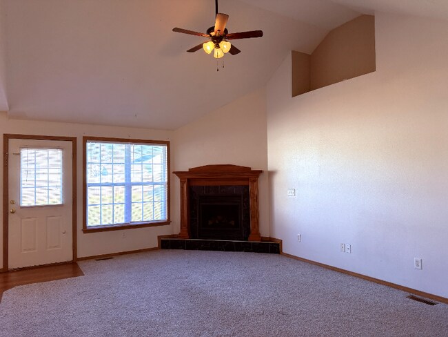 Foto del edificio - 1630 S Burks Ave