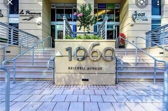 Building Photo - 1060 Brickell Ave