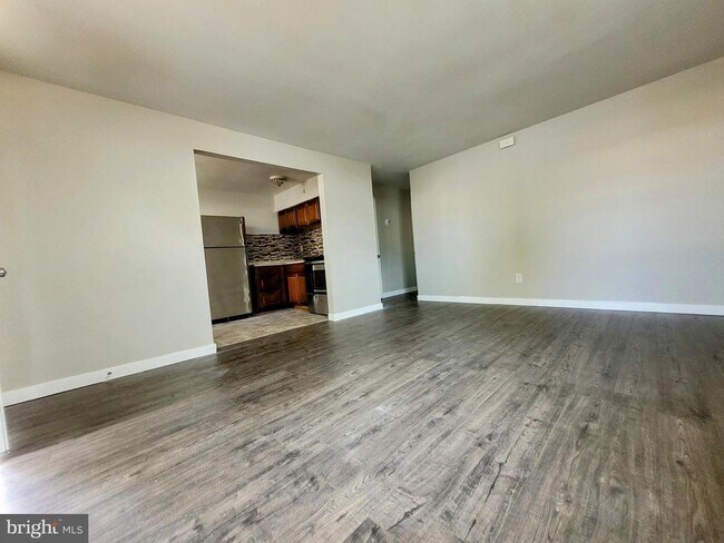 Building Photo - 2614 Parkside Terrace