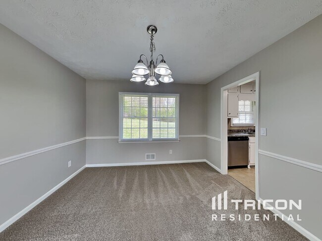 Foto del edificio - 425 Monivea Ln