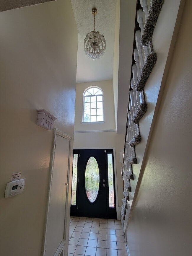 Foto del edificio - 583 Oak Brook Dr