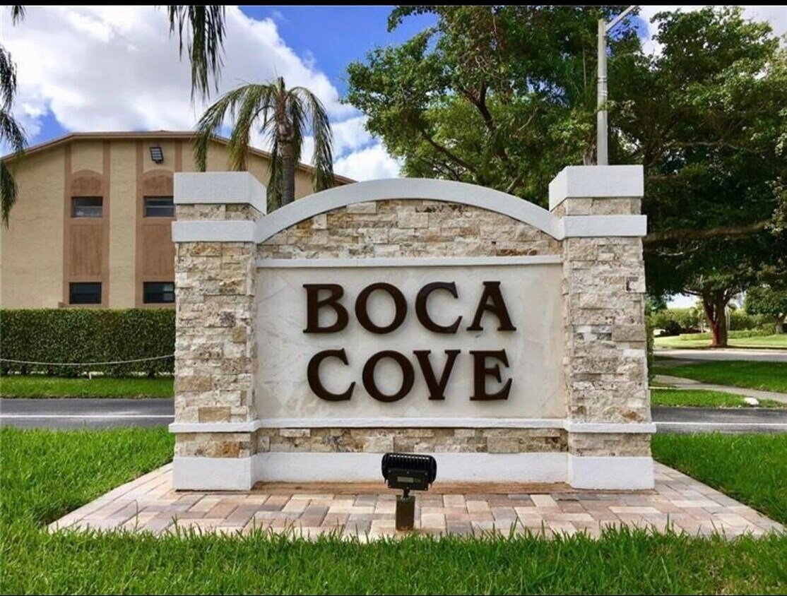 Foto principal - 9466 Boca Cove Cir