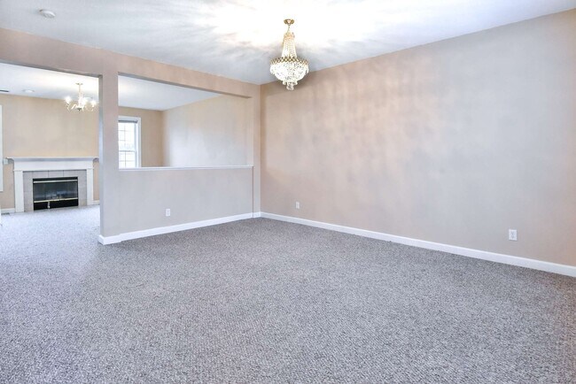Building Photo - 1616 W Hennessey St