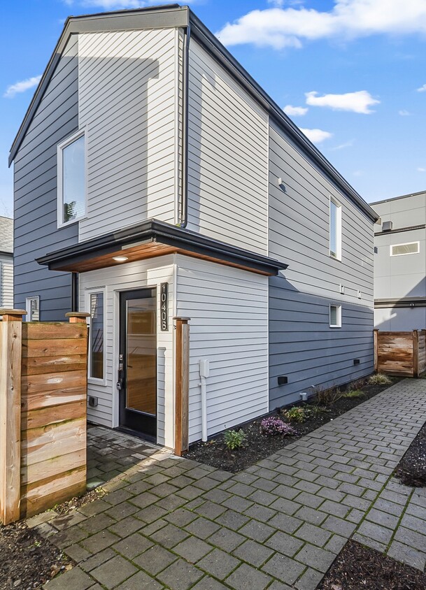 Photo - 1040 S Donovan St (Seattle, WA)