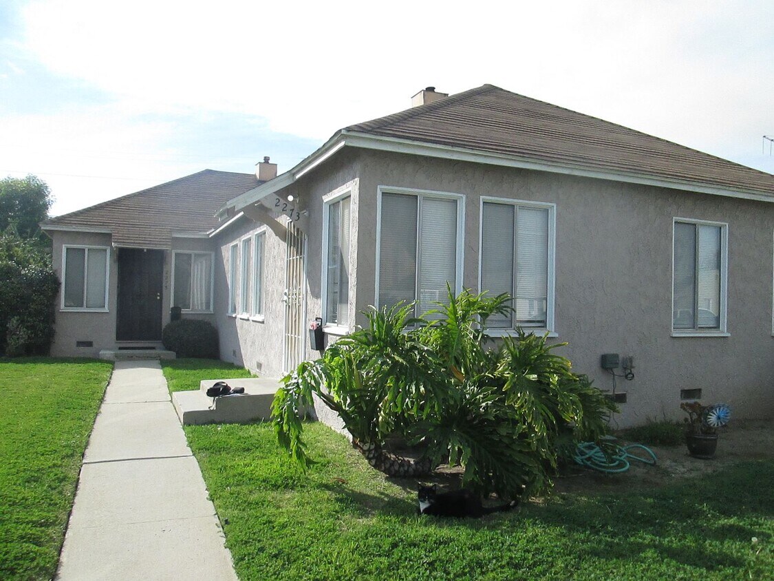 2273 Grand Ave Unit 2273, Long Beach, CA 90815 Room for Rent in Long