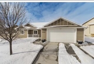 Foto del edificio - 2924 Golden Acres Dr