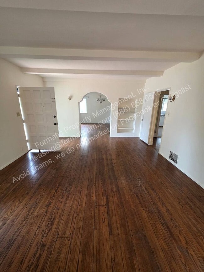 Building Photo - 1720 La Senda Pl