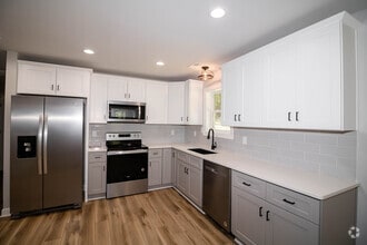 Building Photo - 143 Reichard Dr