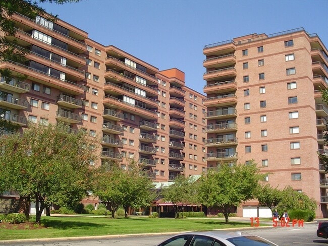 Building Photo - 3920 Mystic Valley Pkwy