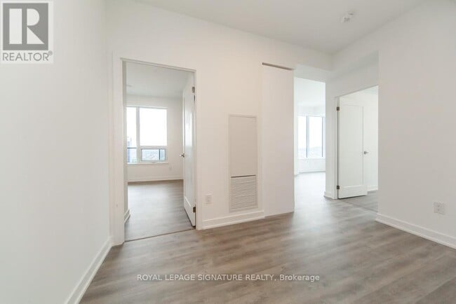 Building Photo - 5105 Hurontario St