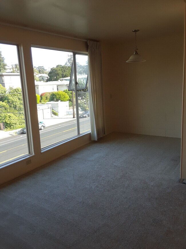 Apto. 204 Ventanas en el frente - 5385 Broadway