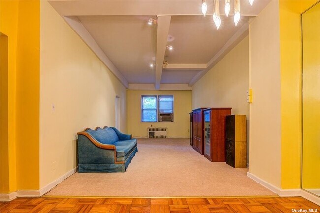 Building Photo - 102-55 67th Dr