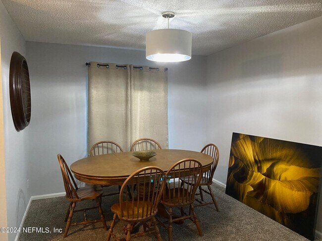 Foto del edificio - 12323 Silent Brook Trail N