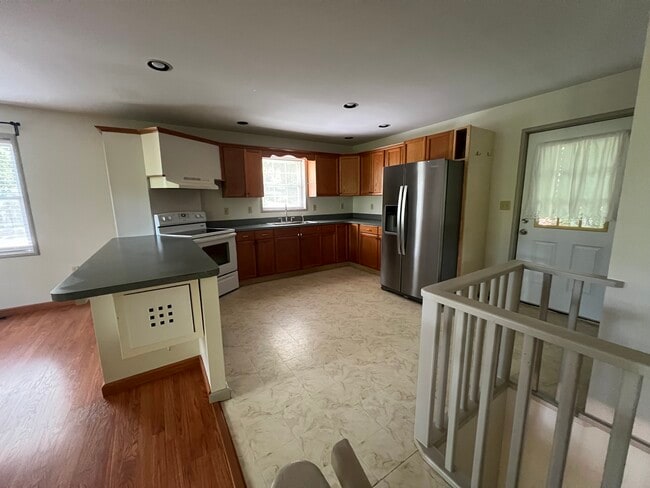 Building Photo - 24 Beckett Dr