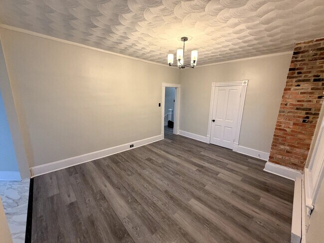 Foto del edificio - 129 Poplar Ave