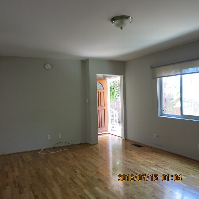 Foto del edificio - 667 Flower Ave