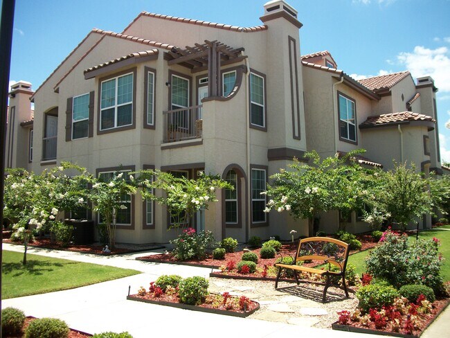 Foto del edificio - Waxahachie Village Condominiums
