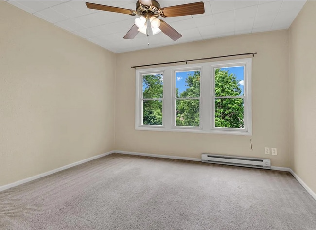 Living Room - 552 N 62nd St