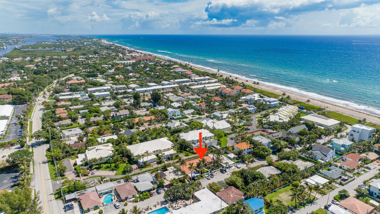 Primary Photo - 11 Tropical Dr