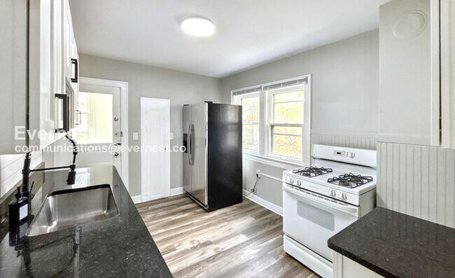 Foto del edificio - 464 E Oakland Ave