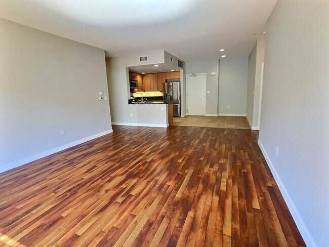 Foto del edificio - 2 Bedroom Flat for Rent at Plant 51 in Downtown San Jose