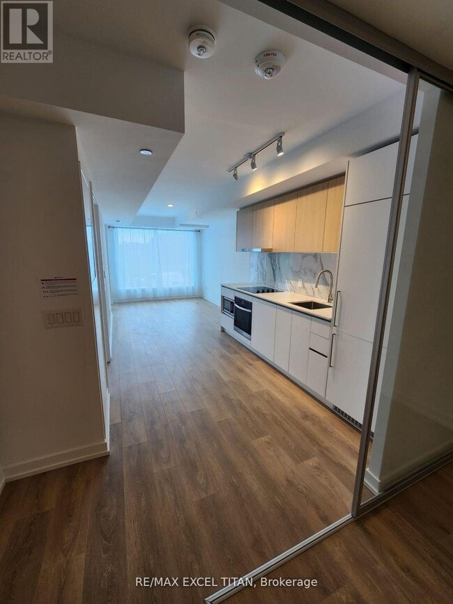 Building Photo - 1100 Sheppard Ave W