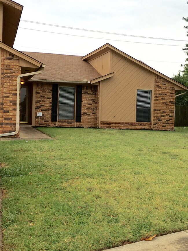 Building Photo - Spacious 3 Bedroom, 2 Bath Home in Moore!
