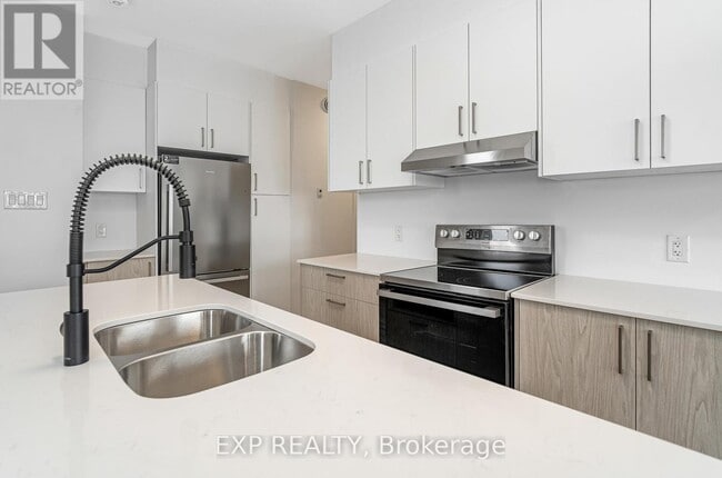 Building Photo - 1373 Louis Ln