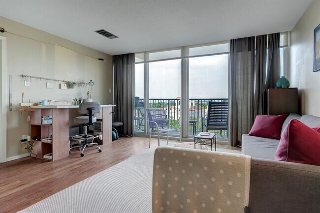 Foto del edificio - 3600 Montrose Blvd