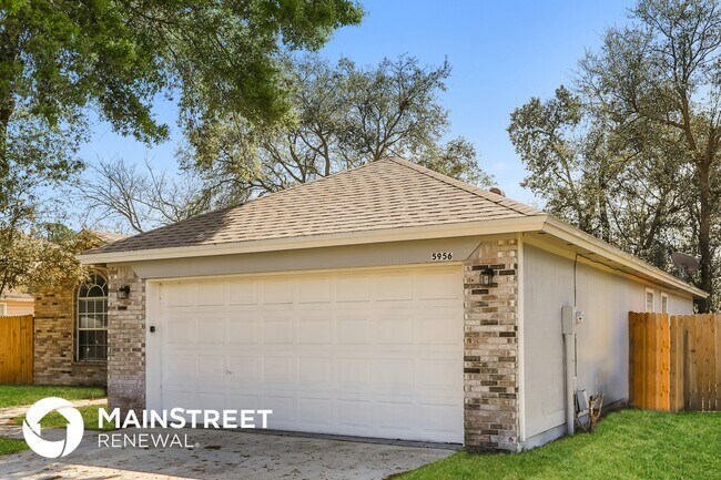 Foto del edificio - 5956 Wentworth Cir S