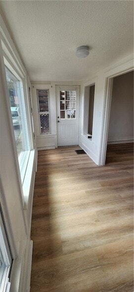 Building Photo - 105 Davis St