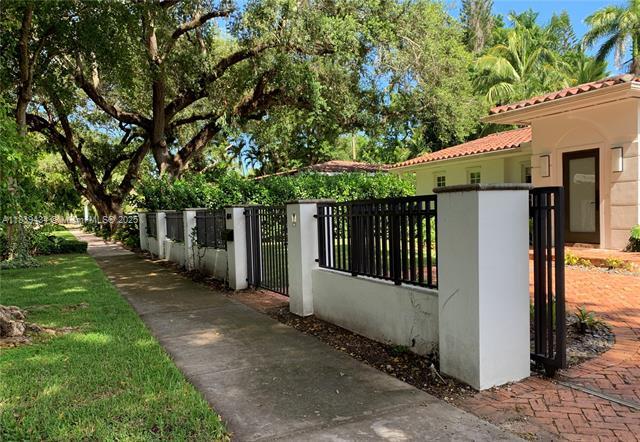 Foto del edificio - 614 San Juan Dr