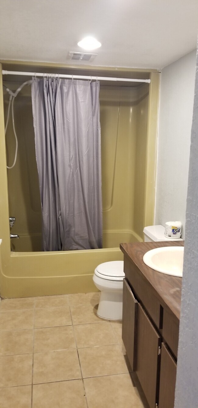 Baño - 2964 62nd Ave N
