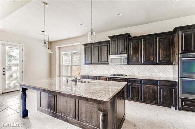Building Photo - 5 br, 4 bath House - 5625 Granada Dr UNIT
