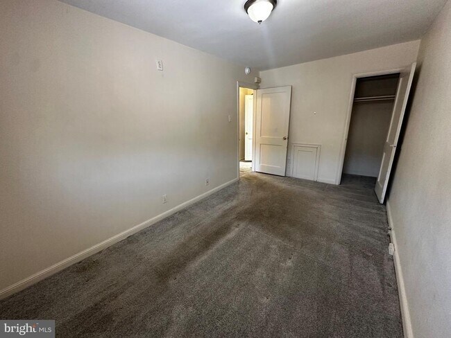 Foto del edificio - 5241 Ditman St