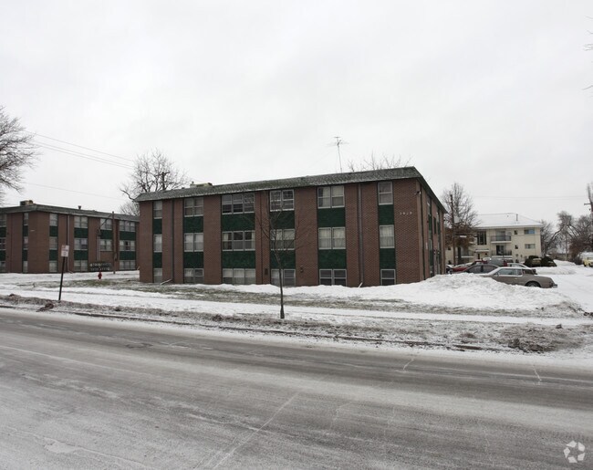 Building Photo - 2020 G St