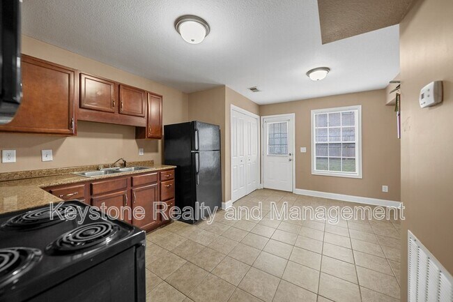 Foto del edificio - 2296-G McCormick Ln