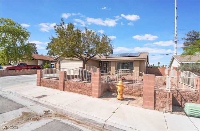 Foto del edificio - 7250 Clearwater Cir