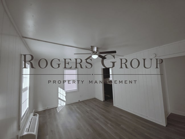 Building Photo - 980 Burr St