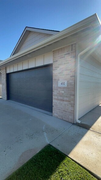 Foto principal - 432 Long Path Ct