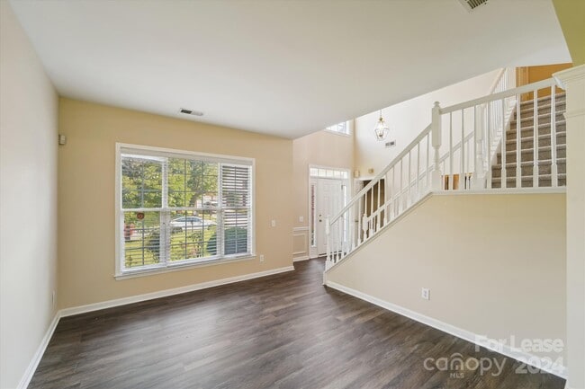 Building Photo - 11113 Maplehurst Dr