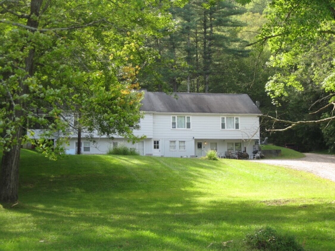Primary Photo - 525 Lake Rd