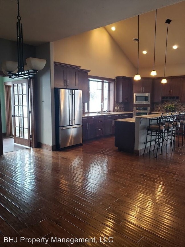 Building Photo - 4 br, 2.5 bath House - 200 Trail Drive