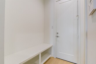 Building Photo - 2307 Jackson St Building Photo - 2307 Jackson St