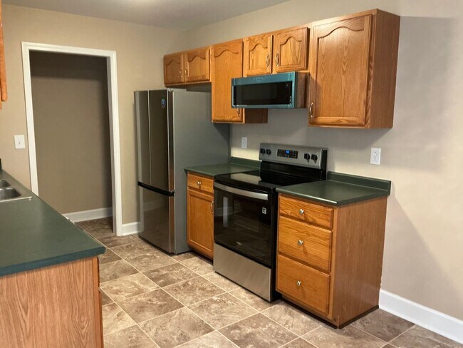 Building Photo - 824 Buckhorn Dr