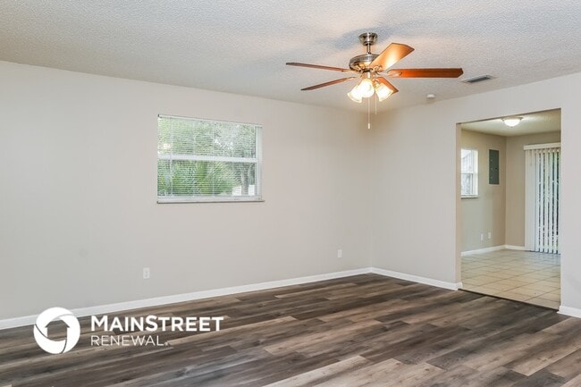 Building Photo - 6576 4th Ln